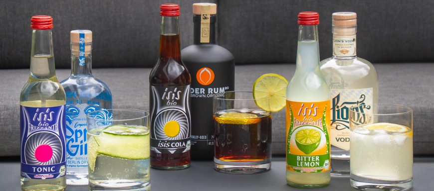 Longdrinks Gin mit isis Bio Tonic Rum mit isis Bio Cola und Wodka mit isis Bitter Lemon